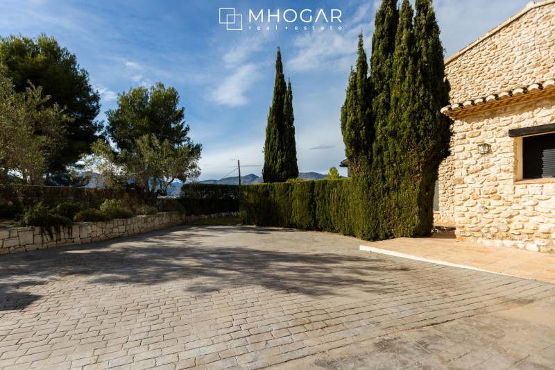 Rústica Elegancia - Casa de Campo a la venta en Benissa!